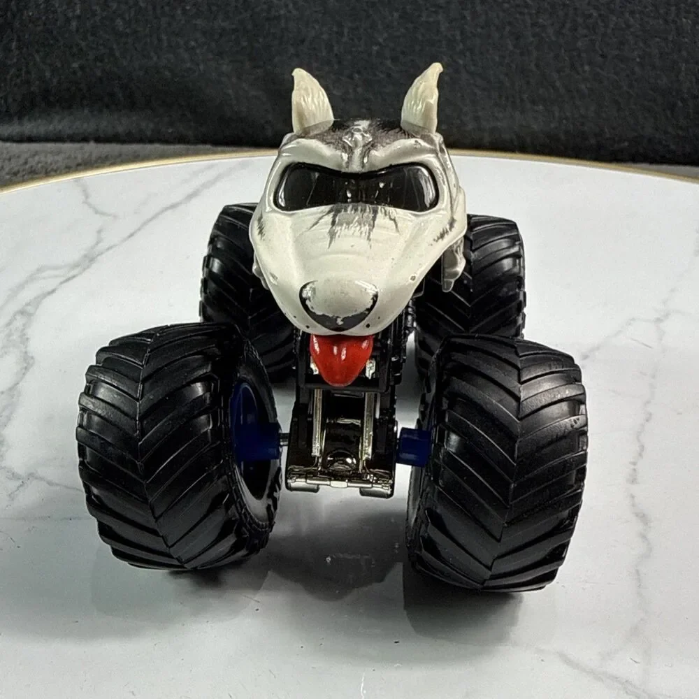Hot Wheels Monster Jam Monster Mutt Dalmatian Truck 1/64 Diecast White EUC